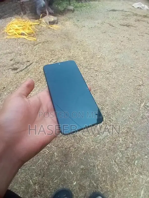 10x10 Mobile Device with Panel Change Technology