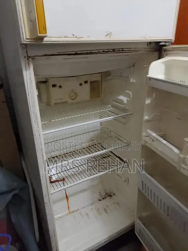 National Medium Off-White No-Frost Refrigerator with Freezer