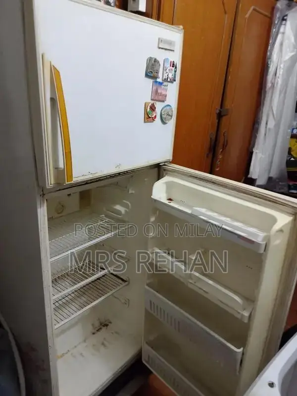 National Medium Off-White No-Frost Refrigerator with Freezer
