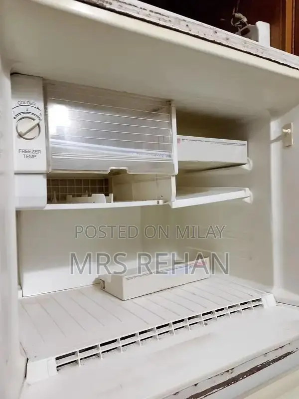 National Medium Off-White No-Frost Refrigerator with Freezer