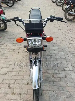 Photo - Honda CG 125 2023 Motorcycle - Low Mileage, Single Owner