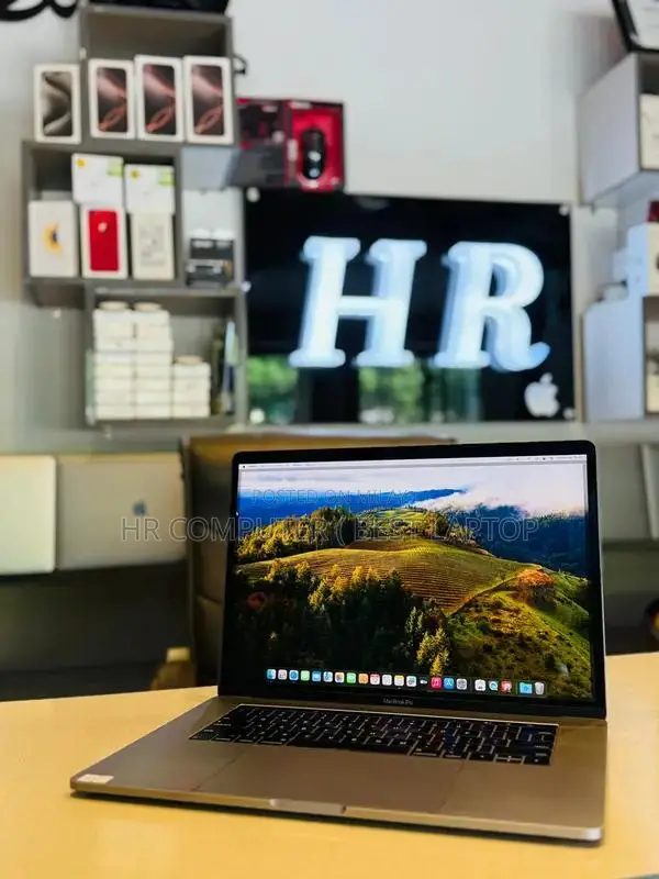 2019 MacBook Pro 15.4" Core i9 32GB RAM 1TB SSD