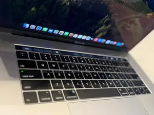 2019 MacBook Pro 15.4" Core i9 32GB RAM 1TB SSD
