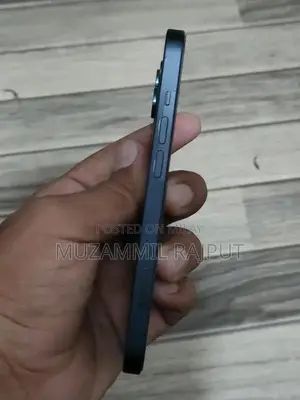 Apple iPhone 13 Smartphone - Black 128GB Excellent Condition