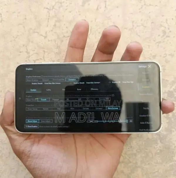 Premium Smartphone with High-Performance Camera and Gaming Capabilitie