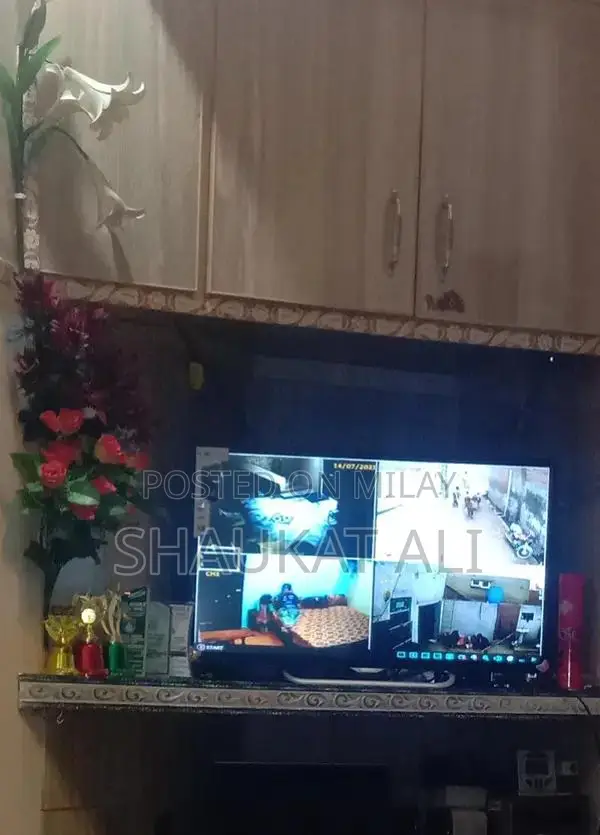 2 DVR 8 CHANNEL ALL OKAY good working