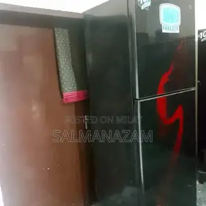 PEL Commercial Refrigerator with Glass Door - Excellent Condition