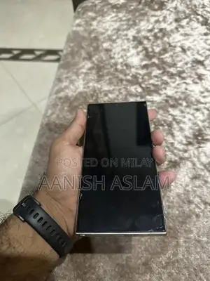 Samsung Galaxy S24 Ultra High-End Smartphone