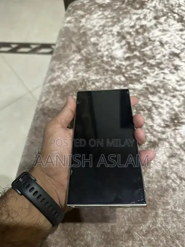 Samsung Galaxy S24 Ultra High-End Smartphone