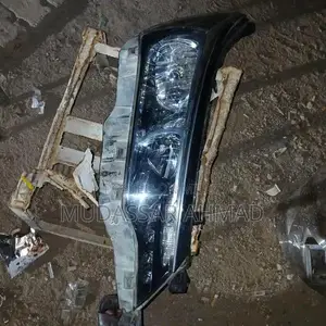 Photo - GLI 19 MODEL KI HED LIGHTS