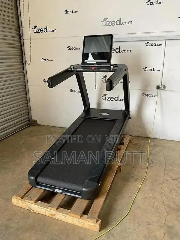 TECHNOGYM ARTIS RUN TREADMILL / COMMERCIAL TREADMILL / USA TREADMILL