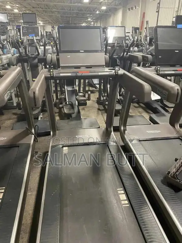 TECHNOGYM ARTIS RUN TREADMILL / COMMERCIAL TREADMILL / USA TREADMILL