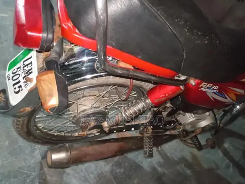 Road Vehicle with Original Documents and Low Maintenance