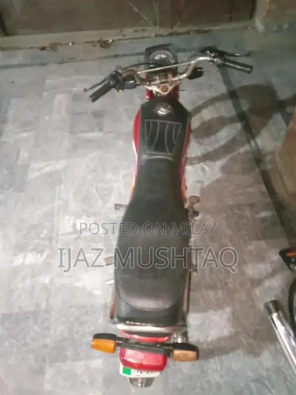 Road Vehicle with Original Documents and Low Maintenance