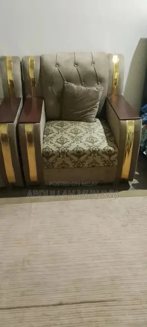 Photo - 5 seater sofa