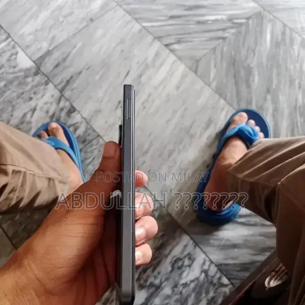 techno spark 20c  4+4 ram 128 rom 5000mah battery  with box and char