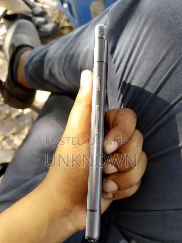 Compact Mid-Range Android Smartphone with Advanced Camera