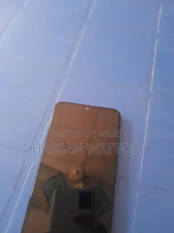 Smartphone 4/128GB Compact Mobile Device