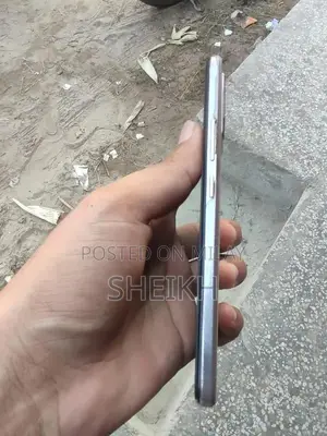 Vivo V21 Smartphone: Powerful Mid-Range Mobile Device