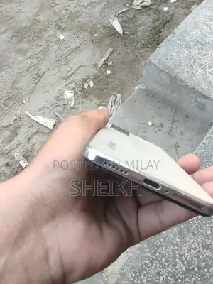 Vivo V21 Smartphone: Powerful Mid-Range Mobile Device