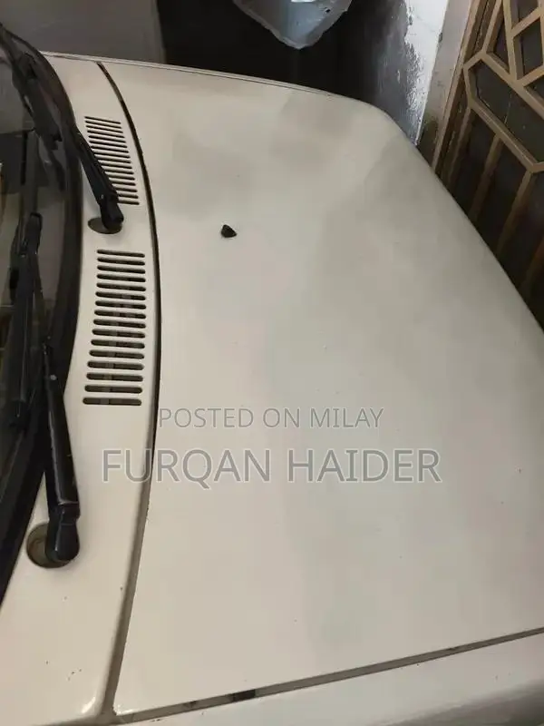 Mehran VXR Compact Sedan - Reliable Urban Compact Car