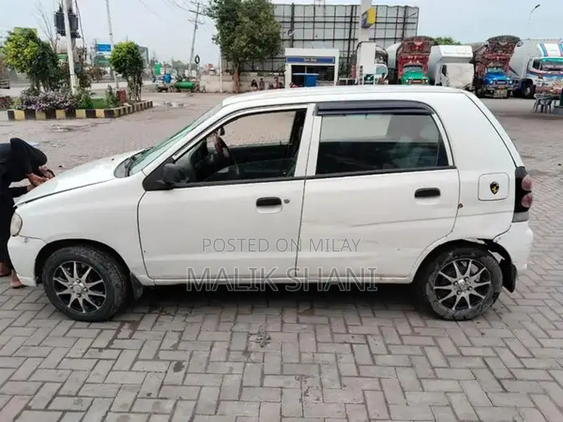 Suzuki Alto VXR Compact Hatchback with Premium Features