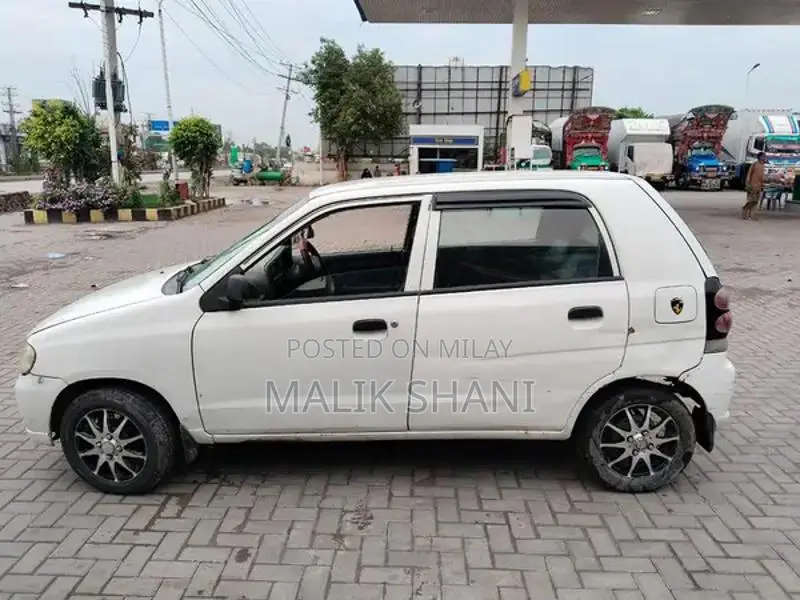 Suzuki Alto VXR Compact Hatchback with Premium Features