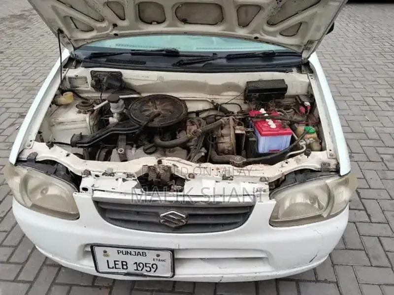 Suzuki Alto VXR Compact Hatchback with Premium Features