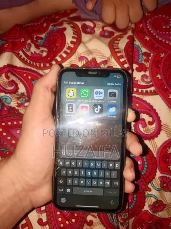 Apple iPhone 11 4GB RAM 64GB Storage Smartphone