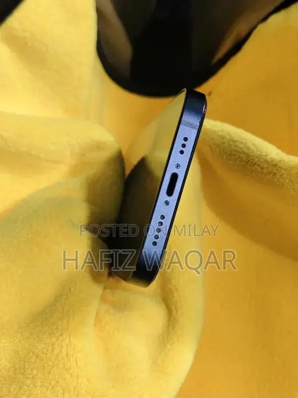 Pre-owned Apple iPhone 13 Smartphone 128GB Storage