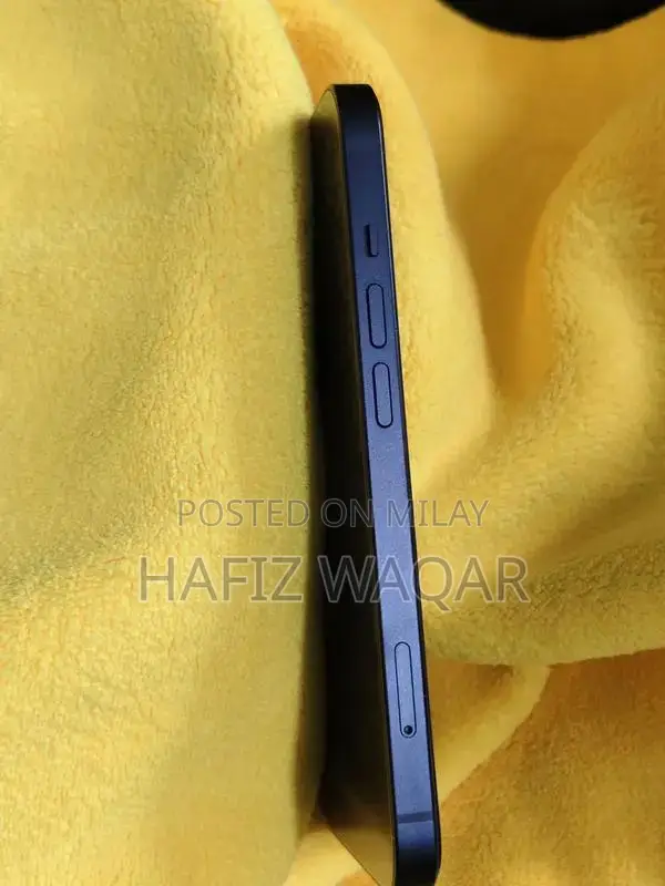 Pre-owned Apple iPhone 13 Smartphone 128GB Storage