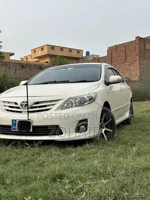 Photo - Toyota Corolla Altis 2010-2013 Sedan with Upgraded Features