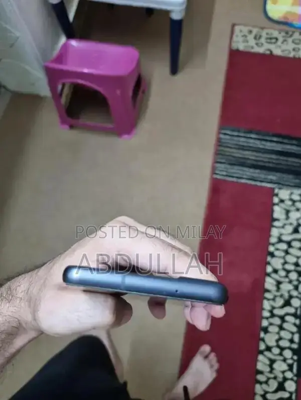 Samsung Galaxy S21 FE Smartphone in Excellent Condition