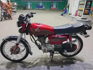 Honda CG 125 Motorcycle - Well-Maintained Single Cylinder Bike