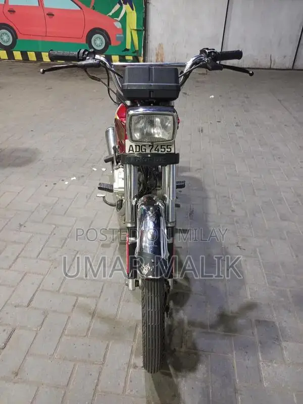 Honda CG 125 Motorcycle - Well-Maintained Single Cylinder Bike