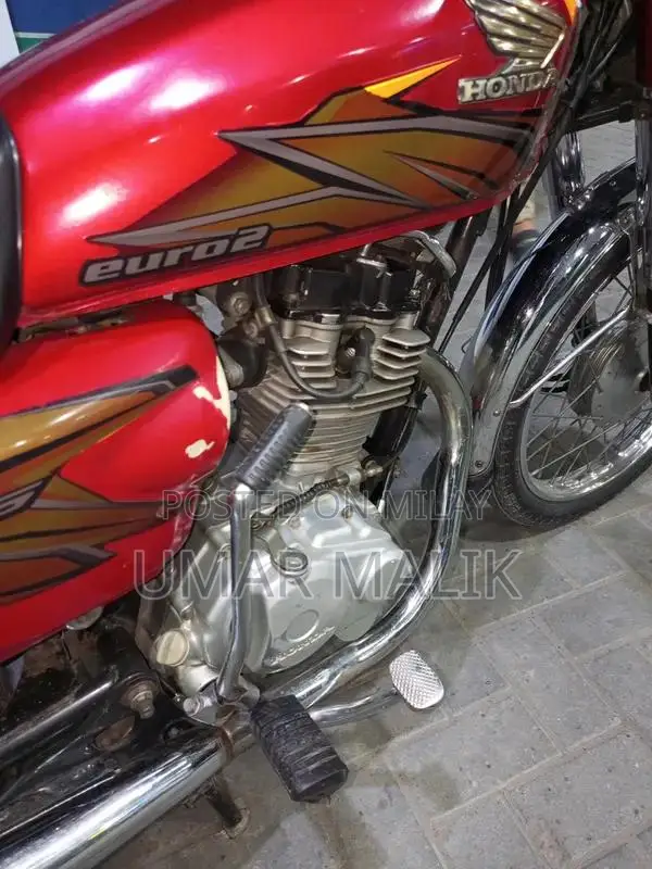 Honda CG 125 Motorcycle - Well-Maintained Single Cylinder Bike