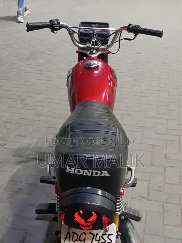 Honda CG 125 Motorcycle - Well-Maintained Single Cylinder Bike
