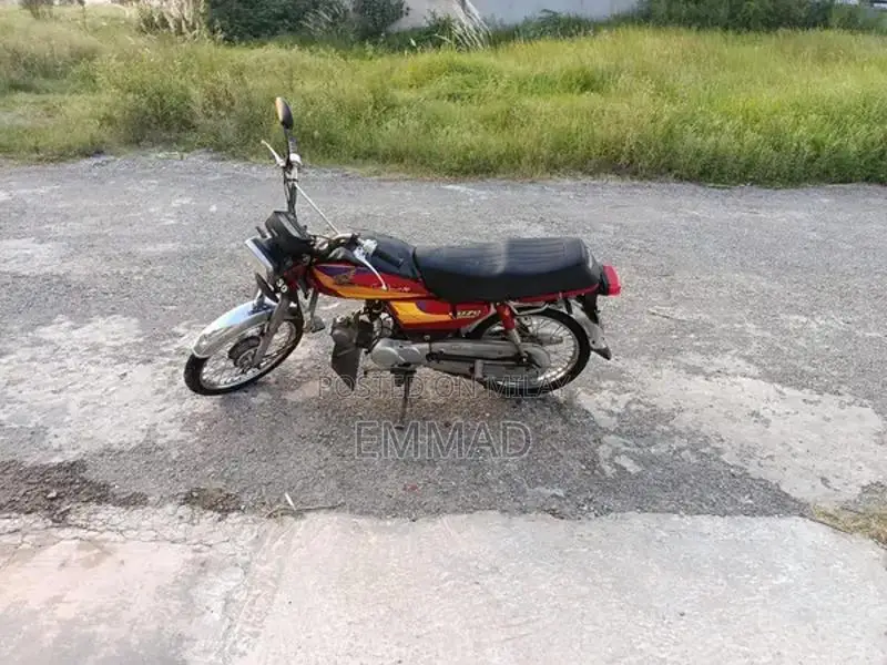 Honda CD70 Motorcycle - Well-Maintained Classic Bike