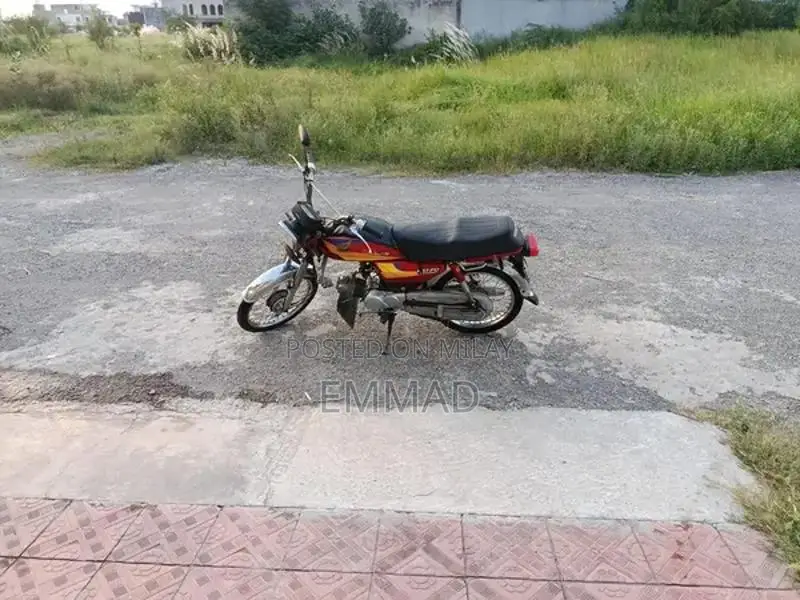 Honda CD70 Motorcycle - Well-Maintained Classic Bike