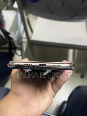 Apple iPhone XS Max 64GB Factory Unlocked Smartphone