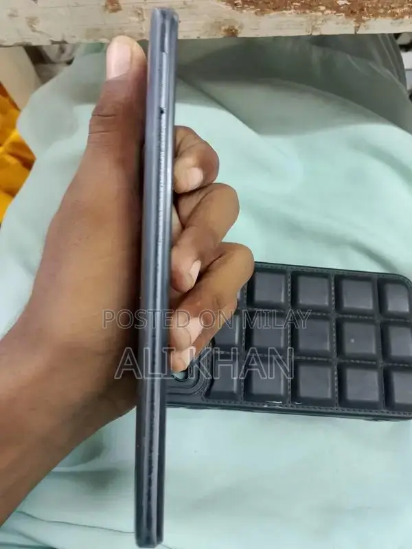 Redmi 10 Smartphone 6GB RAM 128GB Storage Slightly Used