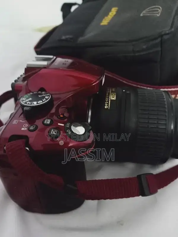Nikon D5200 Red DSLR Camera with 18-55mm Lens