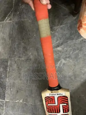 Hardball Cricket Bat - Excellent Condition Sports Equipment