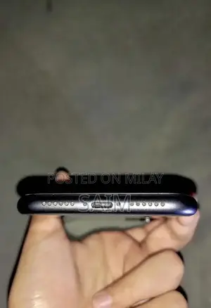 Apple iPhone 11 64GB Excellent Condition Waterproof Smartphone