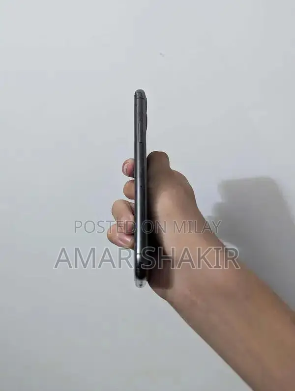 Apple iPhone 11 Pro 64GB Unlocked Smartphone