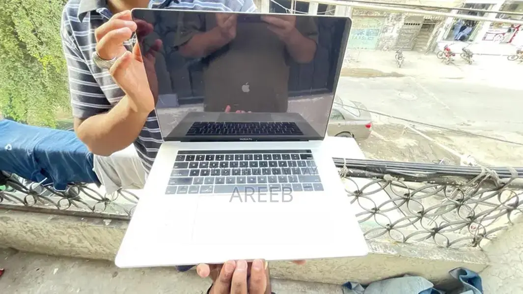 Apple MacBook Pro 15-inch 2017 High-Performance Laptop