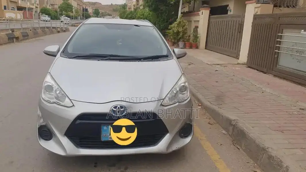 Toyota Aqua Hybrid Compact Car 2015-2019 Model