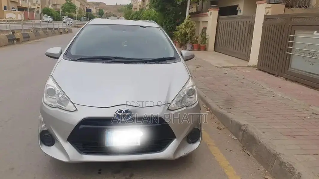 Toyota Aqua Hybrid Compact Car 2015-2019 Model