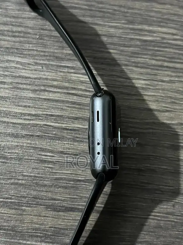 Apple Watch Series 3 38mm Smart Fitness Smartwatch with Heart Rate Mon