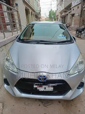 Photo - Toyota Aqua Hybrid Compact Car - Low Mileage Efficient Vehicle